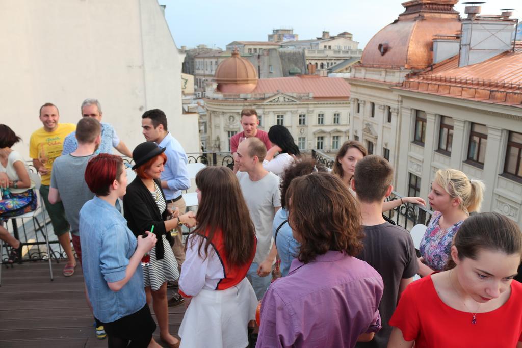 Pura Vida Sky Bar & Hostel Bucharest Exterior photo